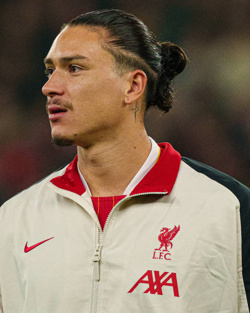 更加引人注 更加引人注