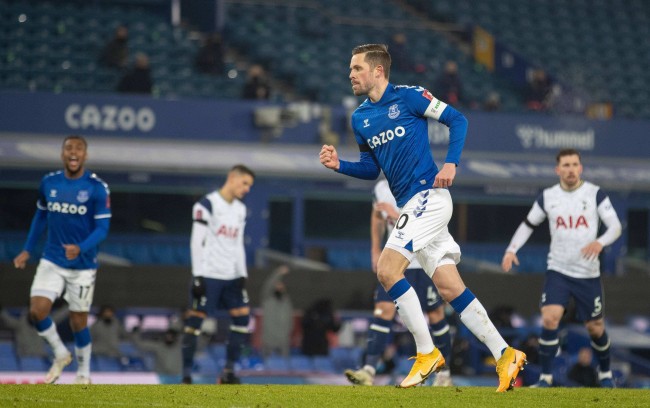 务一度陷入 务一度陷入